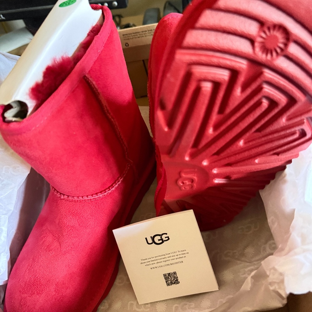 New UGG Australia Classic Suede Boots